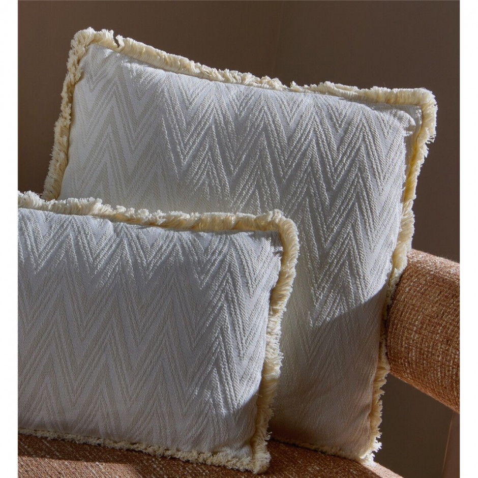 COJIN BEIGE CON FLECOS